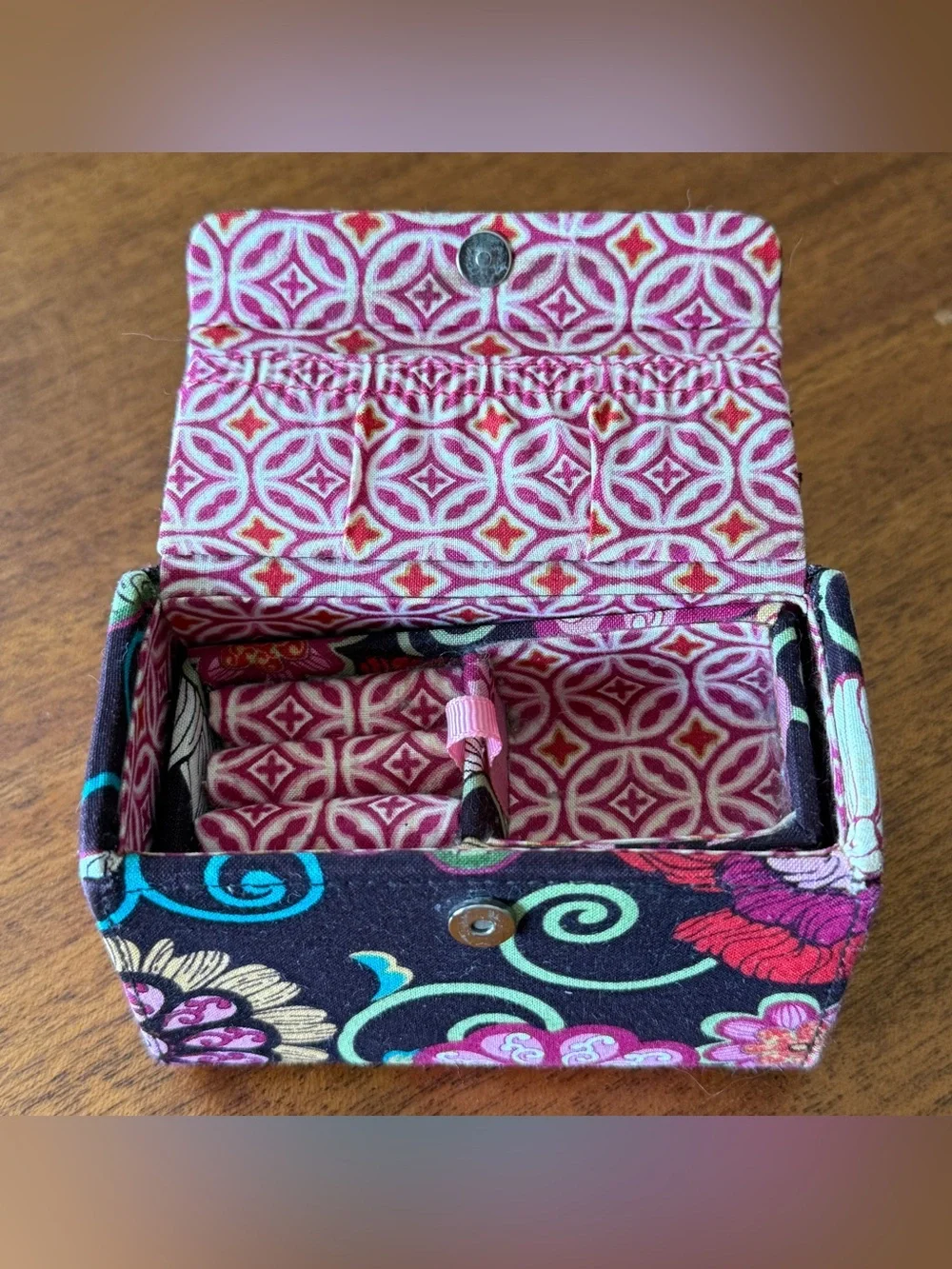 Retired Vera Bradley Mod Floral Pattern Jewelry Case Brown Pink Green Red White